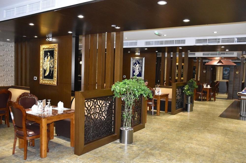 Clifton International Hotel Фуджейра Екстериор снимка