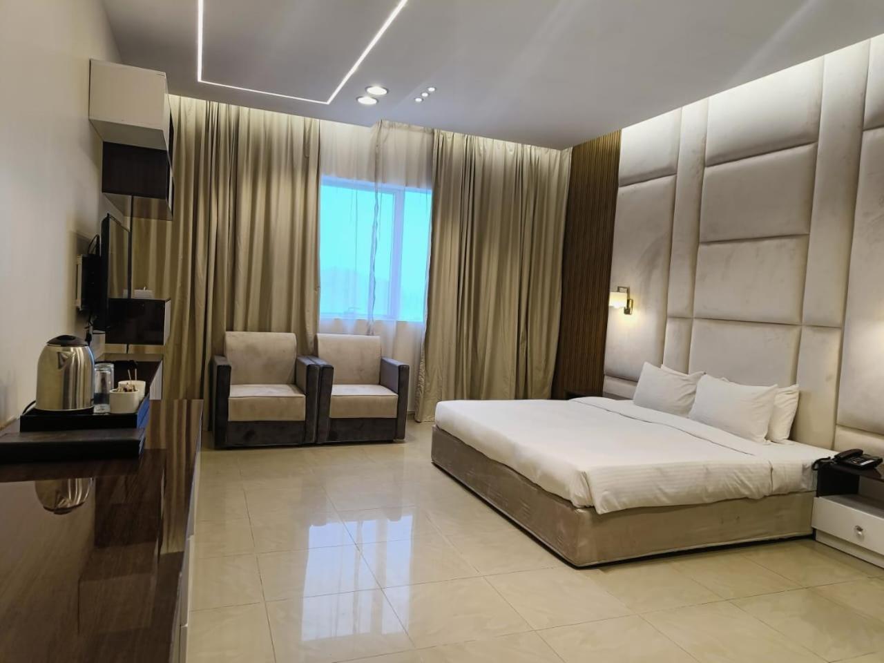 Clifton International Hotel Фуджейра Екстериор снимка