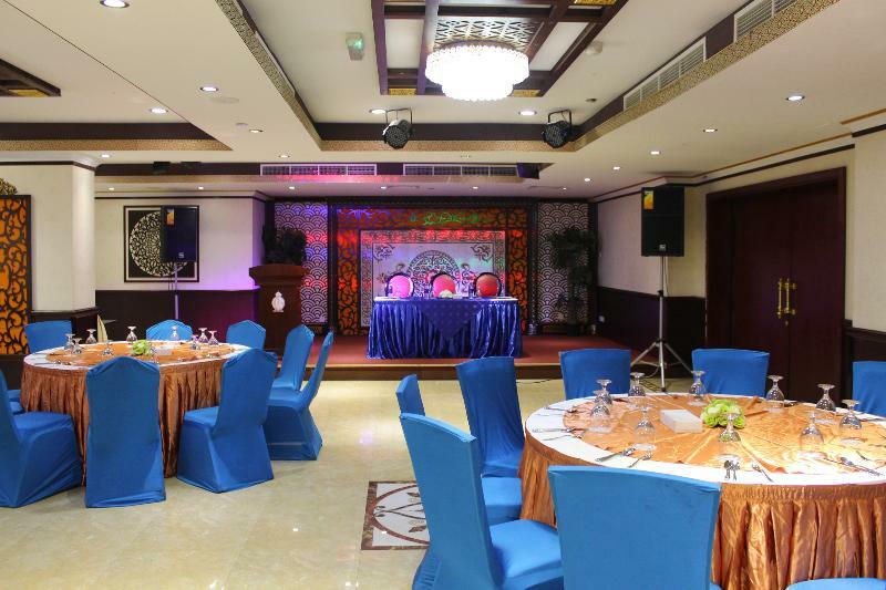 Clifton International Hotel Фуджейра Екстериор снимка
