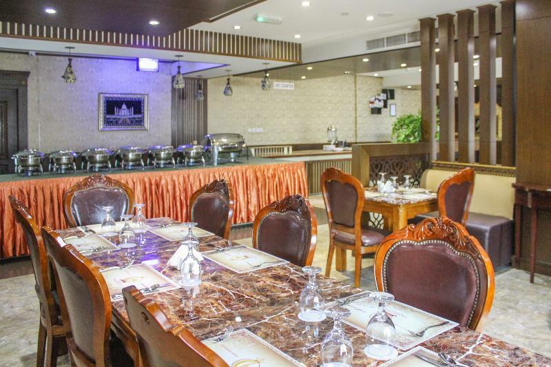 Clifton International Hotel Фуджейра Екстериор снимка